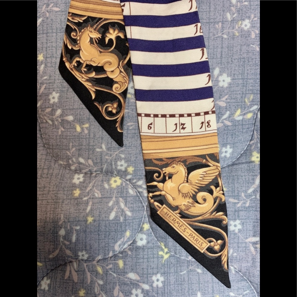 Hermès Silk Twilly - Picture 3 of 4